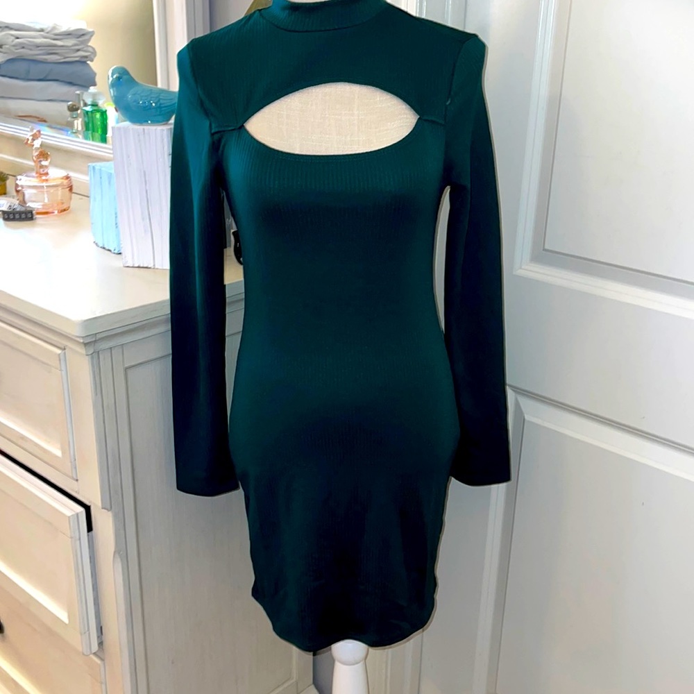 Size M emerald green knit dress NWT, from Kohl’s brand Rewind.